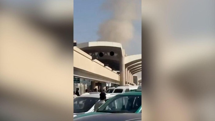 Trump buka peluang turut menyerang Houthi setelah 12 orang tewas dalam serangan di bandara Arab Saudi
