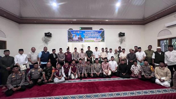 Wabup Gowa menyerap langsung aspirasi warga melalui safari subuh. Dokumen Istimewa Wabup Gowa menyerap langsung aspirasi warga melalui safari subuh. Dokumen Istimewa