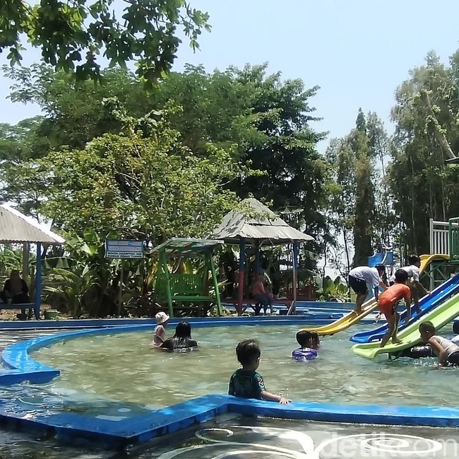 Menikmati Ademnya Wana Wisata Edukasi di Nganjuk
