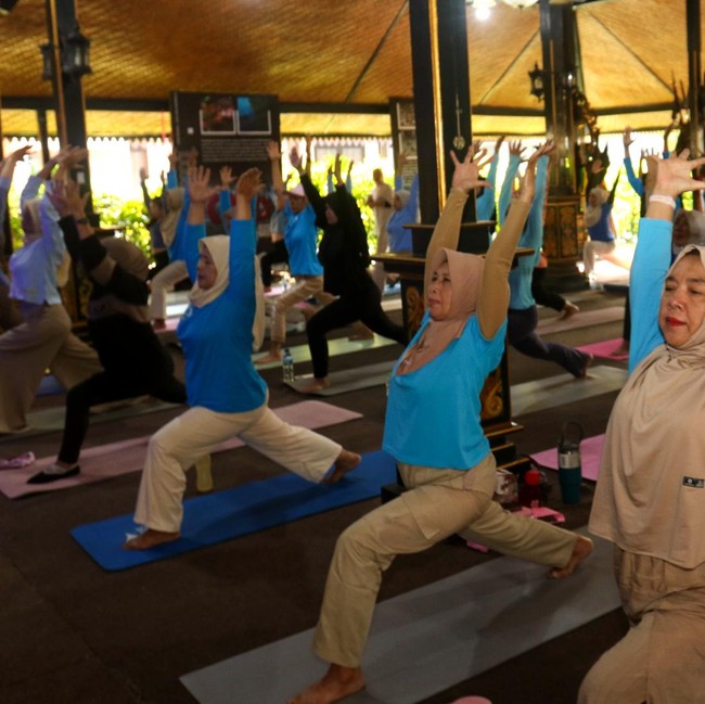 Yoga di Banyuwangi, Cara Warga Jaga Kesehatan Mental