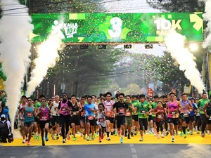 4.500 Pelari Ramaikan Kalla 10K di Pantai Losari Makassar
