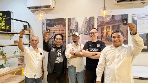 Achmad Hidayat (kanan) resmi gabung PSI usai dipecat PDIP