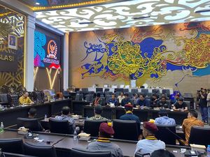 Doli Golkar Terima Audiensi AKSI soal Polemik Ijazah Gibran, Diminta Hak Angket