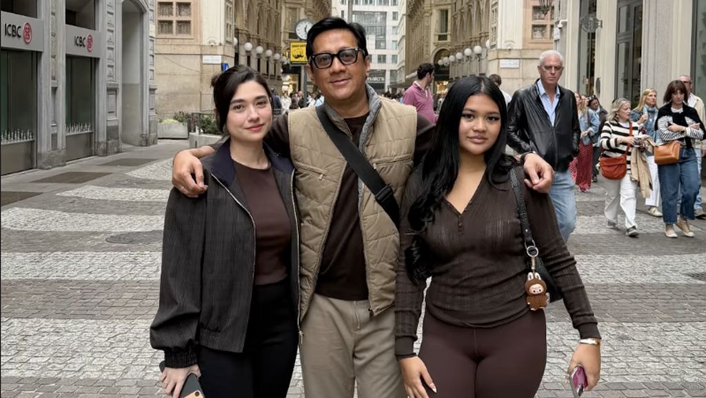 Andre Taulany Nikmati Jalan-jalan di Italia Bareng Putrinya dan Amanda Rigby