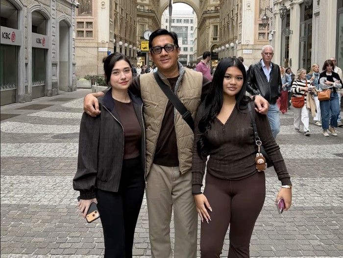 Andre Taulany dan Amanda Rigby di Italia
