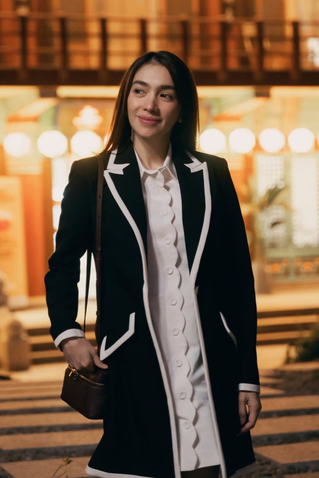 Sayangnya Angel belum membagikan potretnya usai tindakan. Untuk proses pemulihannya sendiri masih membutuhkan waktu yang panjang hingga wajah dan tubuhnya benar-benar sembuh dari luka operasi. Foto: Instagram/@realangelkaramoy Sayangnya Angel belum membagikan potretnya usai tindakan. Untuk proses pemulihannya sendiri masih membutuhkan waktu yang panjang hingga wajah dan tubuhnya benar-benar sembuh dari luka operasi. Foto: Instagram/@realangelkaramoy
