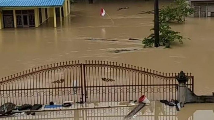 Penampakan banjir di Kabupaten Langkat