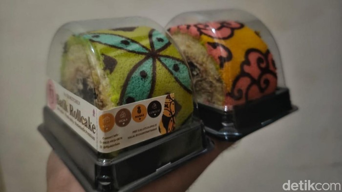Batik Roll Cake di Medan. (Fikri Haikal/detikSumut)