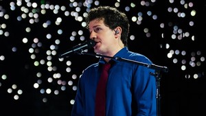 Akhirnya kini Charlie Puth mencapai titik puncak popularitasnya di Negeri K-Pop. (Foto: dok. Instagram @charlieputh)