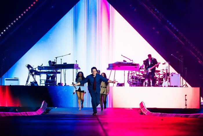 Charlie Puth menggelar konser tur dunia Whaveter's Clever! di Goyang Sports Complex Main Stadium, Korea Selatan, pada Minggu (11/10/2026).