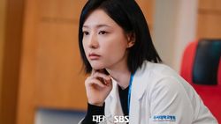 Spoiler Doctor X Malam Ini, Kim Ji Won Berlumuran Darah