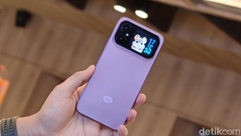 Harga normalnya Rp 2.499.000, tetapi selama promo 10–16 Oktober 2026 dijual Rp 2.199.000 di Shopee dan TikTok Shop by Tokopedia. Foto: Adi FR/detikINET