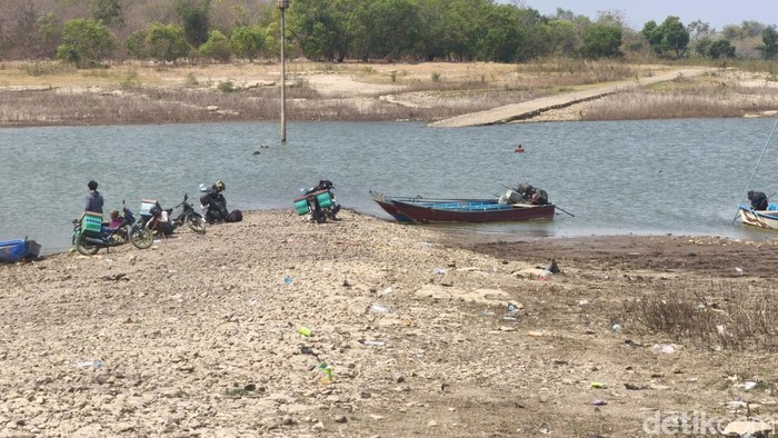 Sisa-Sisa Sejarah Kolonial Belanda Tersingkap di Dasar Waduk Gajah Mungkur yang Menyusut (2)