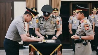 Kapolri Pimpin Sertijab Kakorlantas dan 3 Kapolda di Mabes Polri