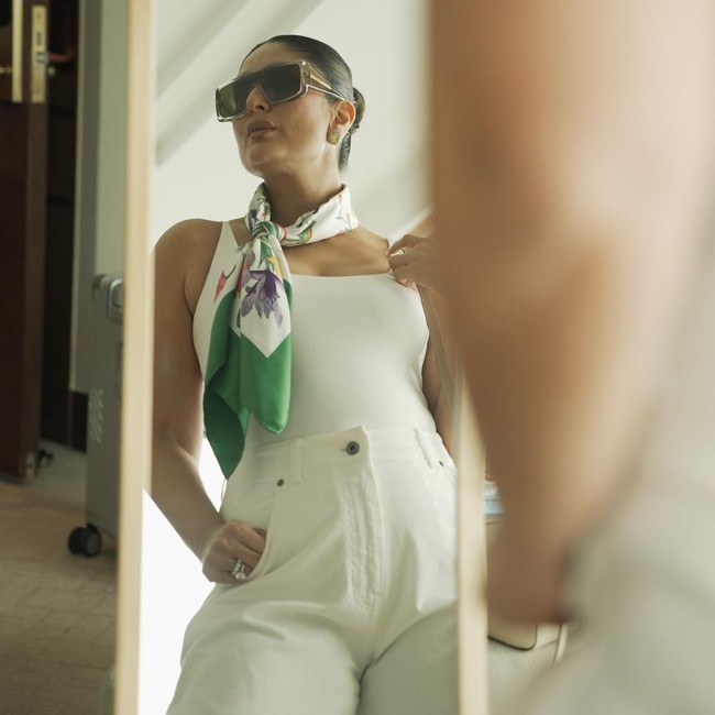 Kareena Kapoor Tampil Santai Nan Elegan Hadiri F1 Singapura