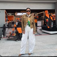 Gaya Kareena Kapoor Tampil Santai Tapi Mewah di F1 Grand Prix Singapura
