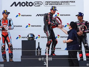 Momen Erick Thohir Serahkan Trofi MotoGP Mandalika Disorot Media Italia