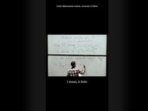 Tradisi Jadul Kuliah Matematika Oxford Pakai Papan Tulis, Dosennya Bilang Begini