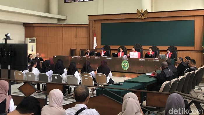 Suasana sidang tuntutan 11 pengasuh daycare Little Aresha di Pengadilan Negeri Jogja, Senin (12/10/2026).