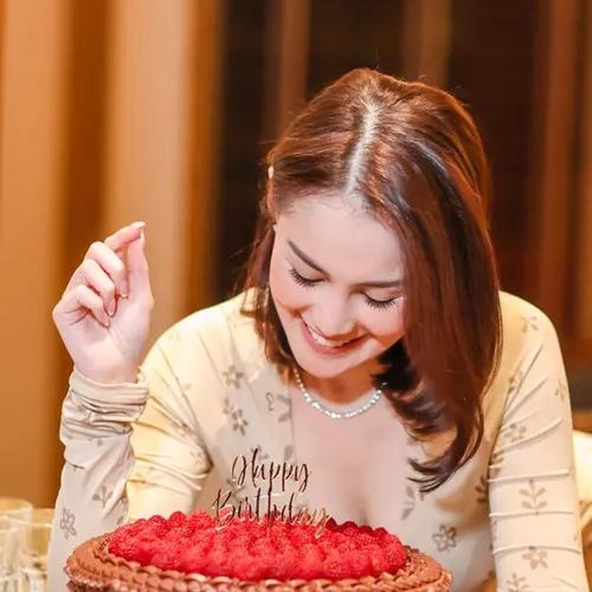Meriah! Jennifer Dunn Rayakan Ultah hingga Makan Bareng Faisal Harris