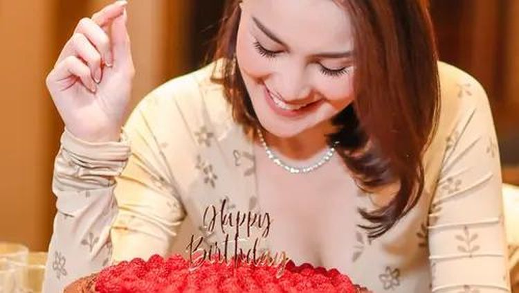 Meriah! Jennifer Dunn Rayakan Ultah hingga Makan Bareng Faisal Harris