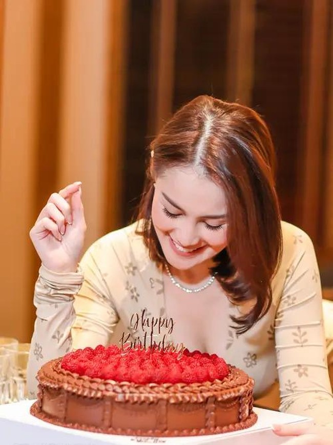 Meriah! Jennifer Dunn Rayakan Ultah hingga Makan Bareng Faisal Harris