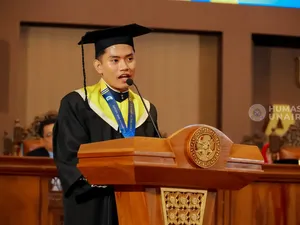 Kisah Anak Penjual Pisang Rebus Jadi Sarjana, Dapat Beasiswa Magister di Unair