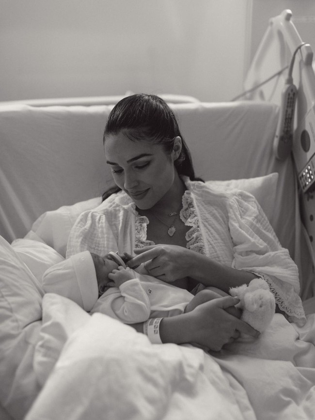 Congrats! Olivia Culpo Dikaruniai Anak Kedua, Suami Temani Persalinan