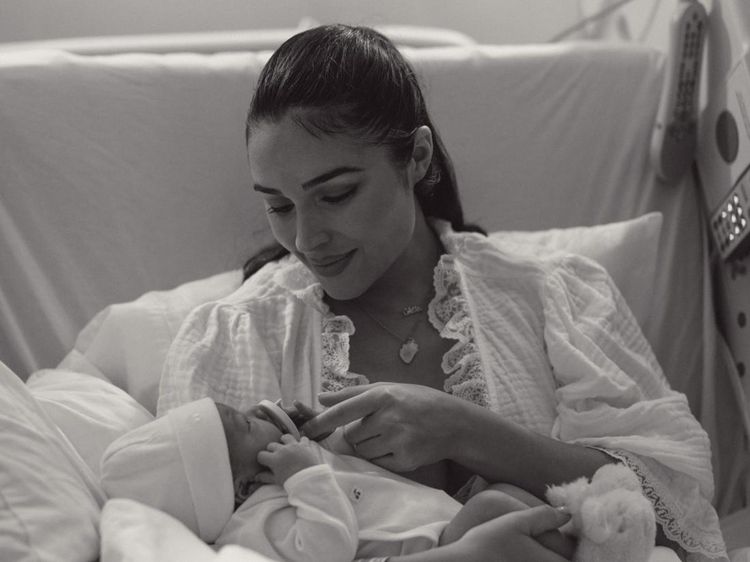 Congrats! Olivia Culpo Dikaruniai Anak Kedua, Suami Temani Persalinan