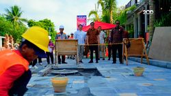 Pemkab Badung Benahi Infrastruktur, dari Trotoar hingga Kabel Bawah Tanah