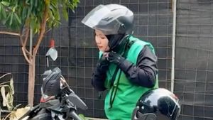 Video Perjuangan Vivik: Ibu Tunggal yang Jadi Penggerak Serikat Ojol Perempuan