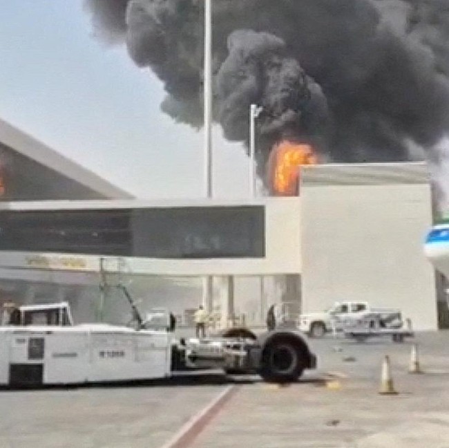 Potret Bandara King Khalid Arab Saudi Diserang Houthi Yaman