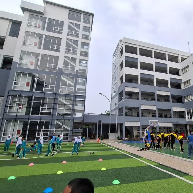 Gedung SDN-SMPN di Jaktim Berubah Drastis, Kini Bertingkat dan Pakai Lift