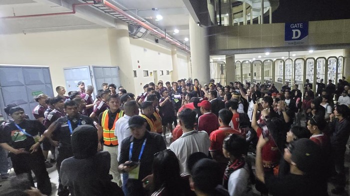 PSM Makassar didemo suporternya sendiri buntut 4 laga beruntun di Super League tak pernah menang.