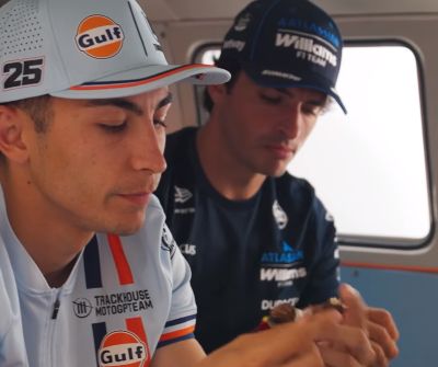 Raul Fernandez dan Carlos Sainz cicip camilan Indonesia Carlos Sainz dan Raul Fernandez Cicip Camilan Indonesia, Emping Dapat Nilai 0!