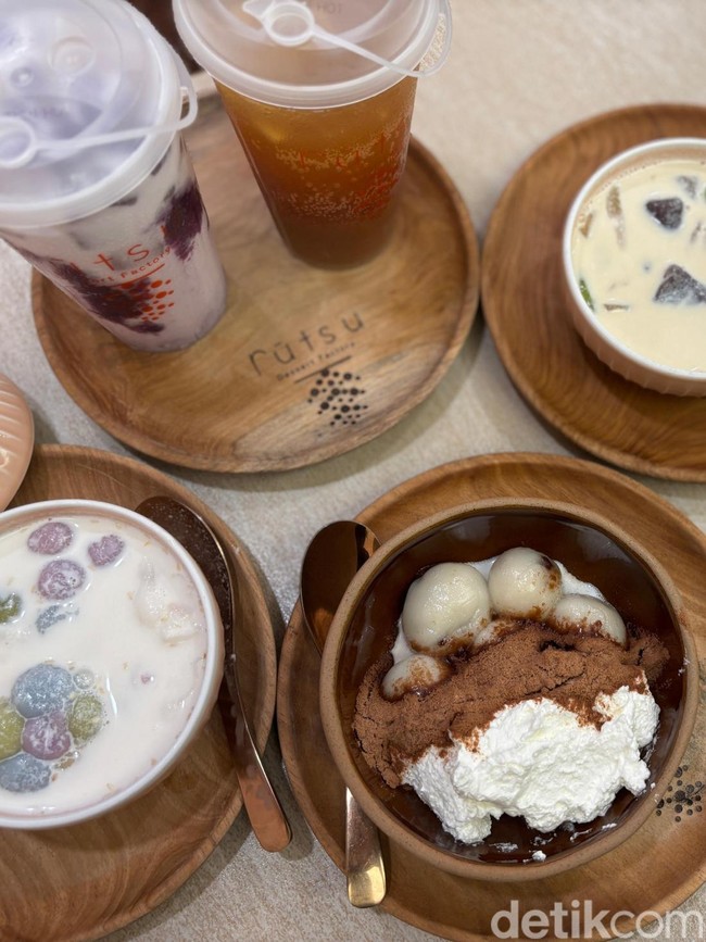Unik! Kafe di Kemang Ini Sajikan Kolak hingga Thai Bualoy Bentuk Bunga