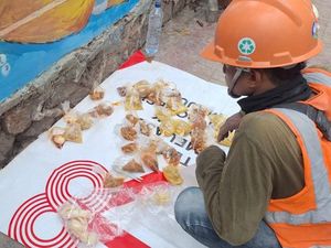 Pedagang Warteg Cerita Penertiban Berujung Ricuh Satpol PP Vs Pekerja Proyek