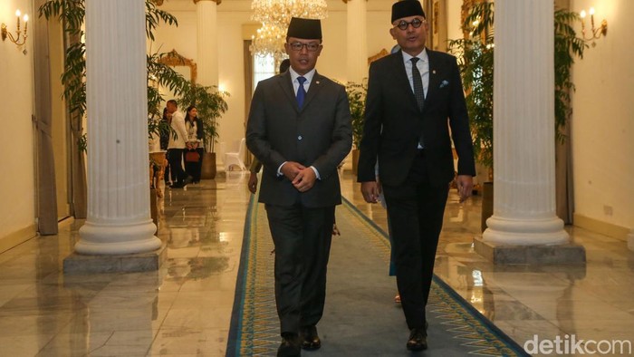 Nakhoda Baru Diplomasi Indonesia: Arrmanatha Nasir Resmi Emban Tugas Menlu Usai Dilantik Presiden Prabowo (2)
