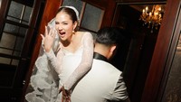 Shanice Margaretha digendong Nicholas Audley. 9Foto: dok Instagram margarethalie)
