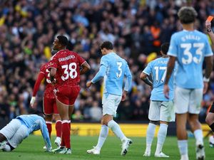 Iraola: Liverpool Lebih Baik dari Man City Sebelum Gravenberch Diusir
