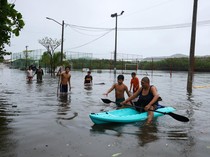 Badai Simon Picu Banjir dan Angin Kencang di Meksiko