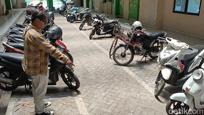 Viral anak kucing dilempar dari lantai 5 rusunawa di Probolinggo hingga mati.