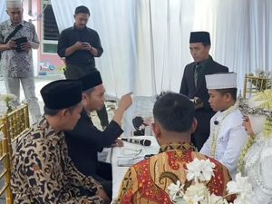 Viral Penghulu Ngambek, Fotografer dan Pengantin Kena Semprot
