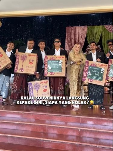 Solusi Cerdas Hadapi Panas Surabaya: Kipas Angin Jadi Souvenir Pernikahan yang Diincar Tamu (3)