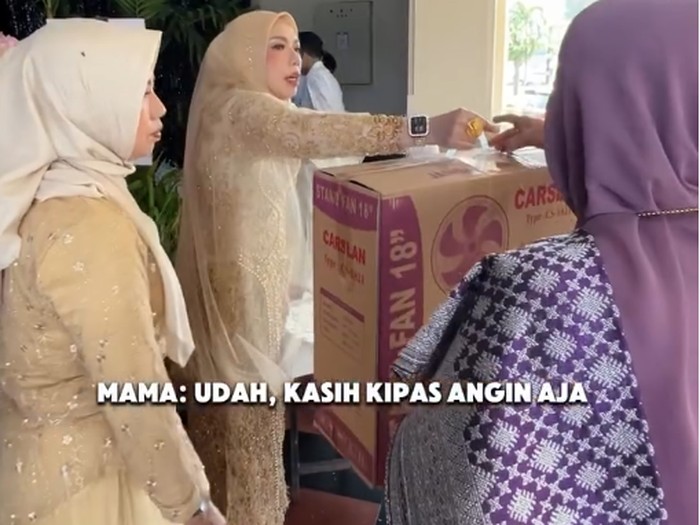 Solusi Cerdas Hadapi Panas Surabaya: Kipas Angin Jadi Souvenir Pernikahan yang Diincar Tamu (2)
