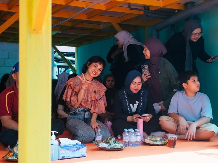 Andien buat sekolah gratis ke-5