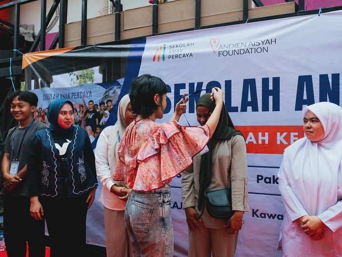 Andien buat sekolah gratis ke-5