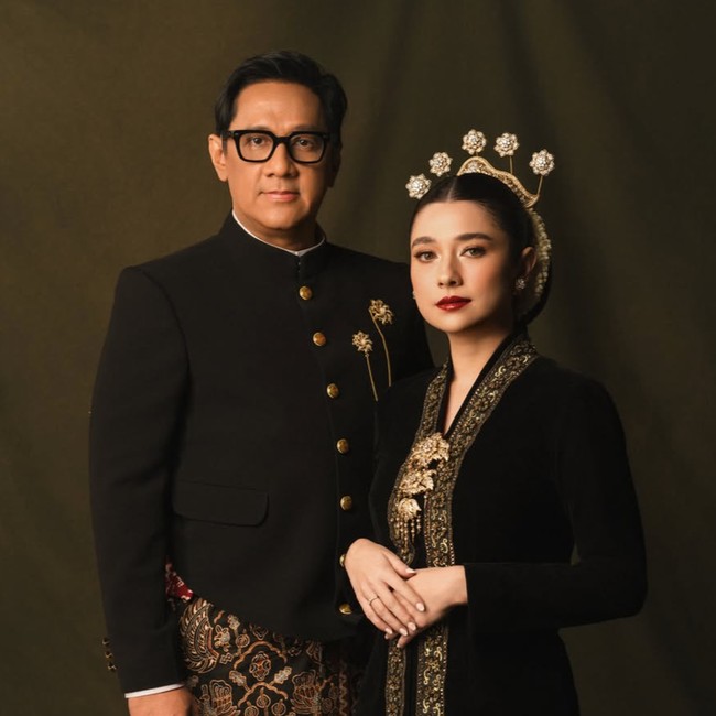 Foto Prewedding Andre Taulany-Amanda Rigby Baru Terungkap, Bergaya Nusantara