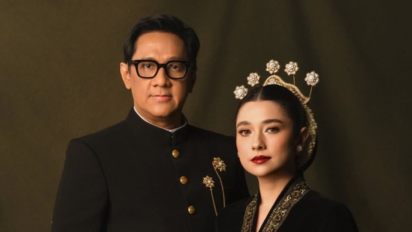 Foto Prewedding Andre Taulany-Amanda Rigby Baru Terungkap, Bergaya Nusantara