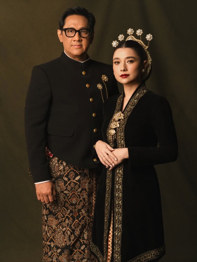 Foto Prewedding Andre Taulany-Amanda Rigby Baru Terungkap, Bergaya Nusantara